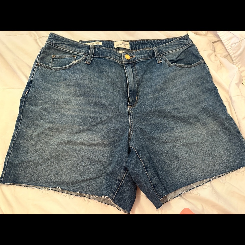 Universal Thread High-Rise Vintage Straight Shorts